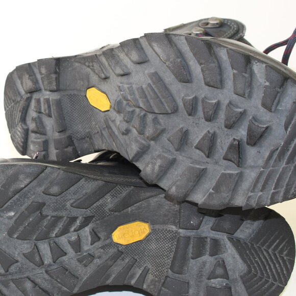 Lowa Leather Hiking Boots (EU 40 / 9.5 US) - Picture 9 of 11